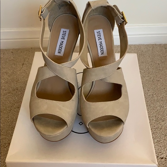 Steve Madden Xternal Bone Wedges - Picture 2 of 8